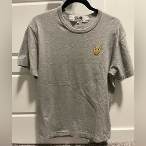 COMME DES GARÇONS PLAY
Gray Heart T-Shirt